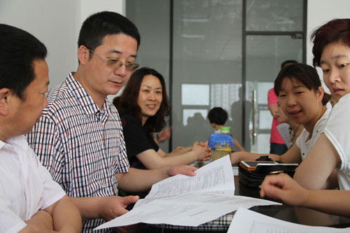 育英锦园小学举办教育咨询服务活动，助力家校共育